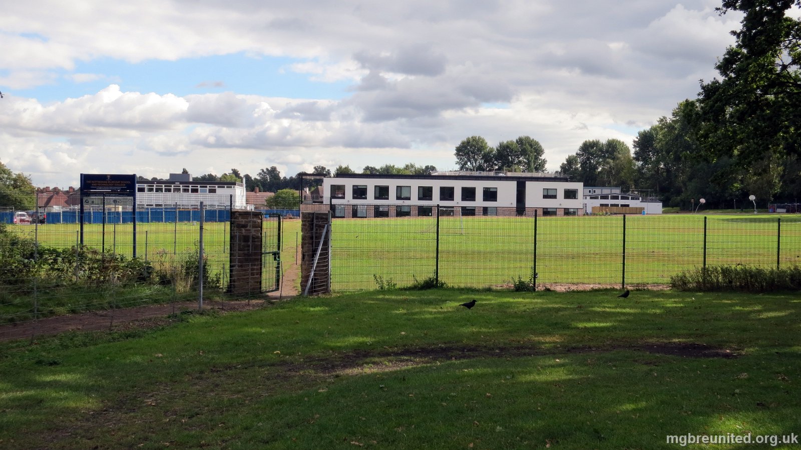 2013 09 view of Bluecoat School New Bluecoat Campas taken from Wollaton Park near Digby Fields